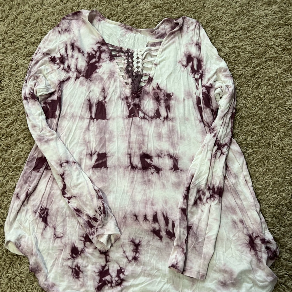 American Eagle soft and sexy long sleeve shirt with tie dye and knotted design